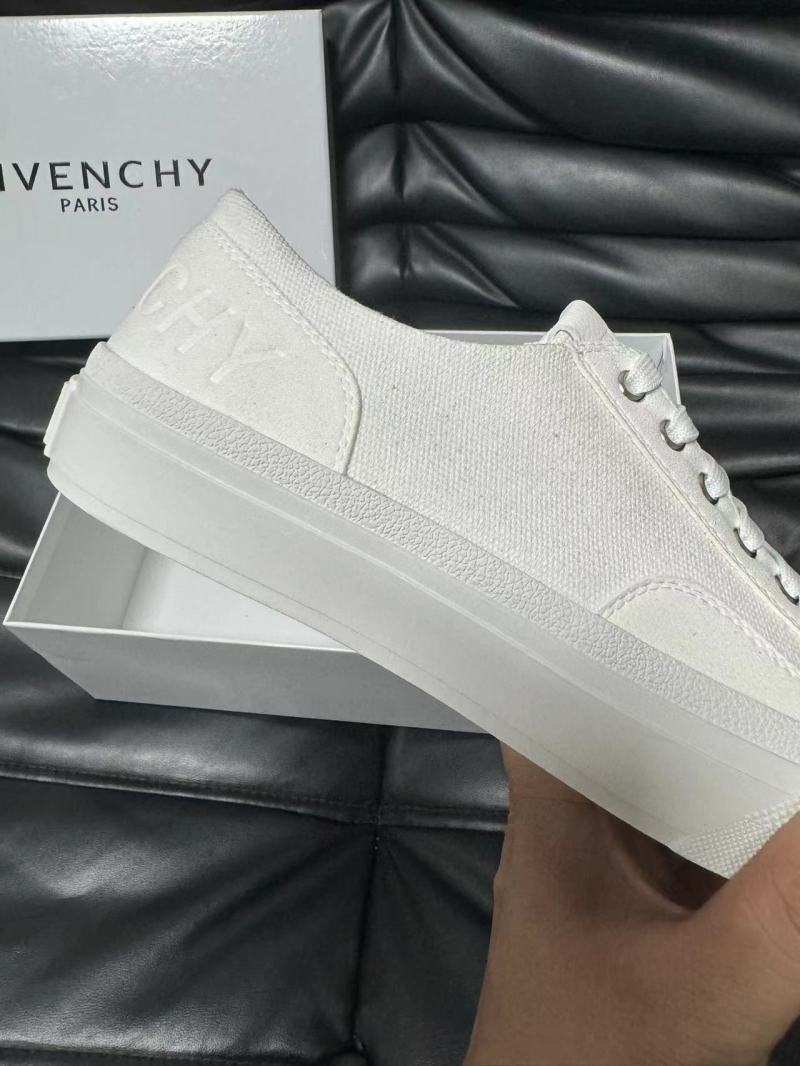 Givenchy Sneakers